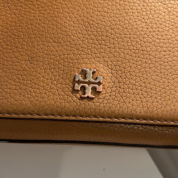 Tory Burch Tan Leather Crossbody/Clutch with Gold Chain Strap - Picture 3 of 5